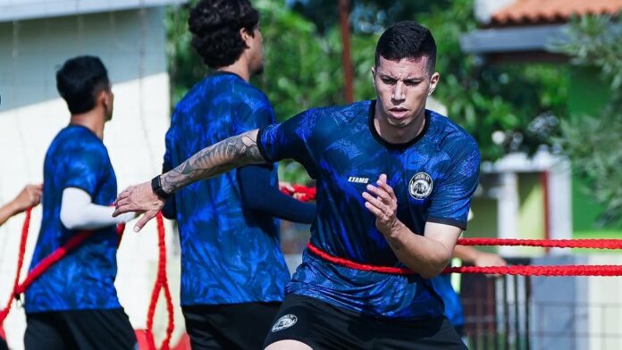 Persaingan Stopper Utama Arema Menanas Usai Kedatangan Diego Landis, Walisson Maia: Arema Untung